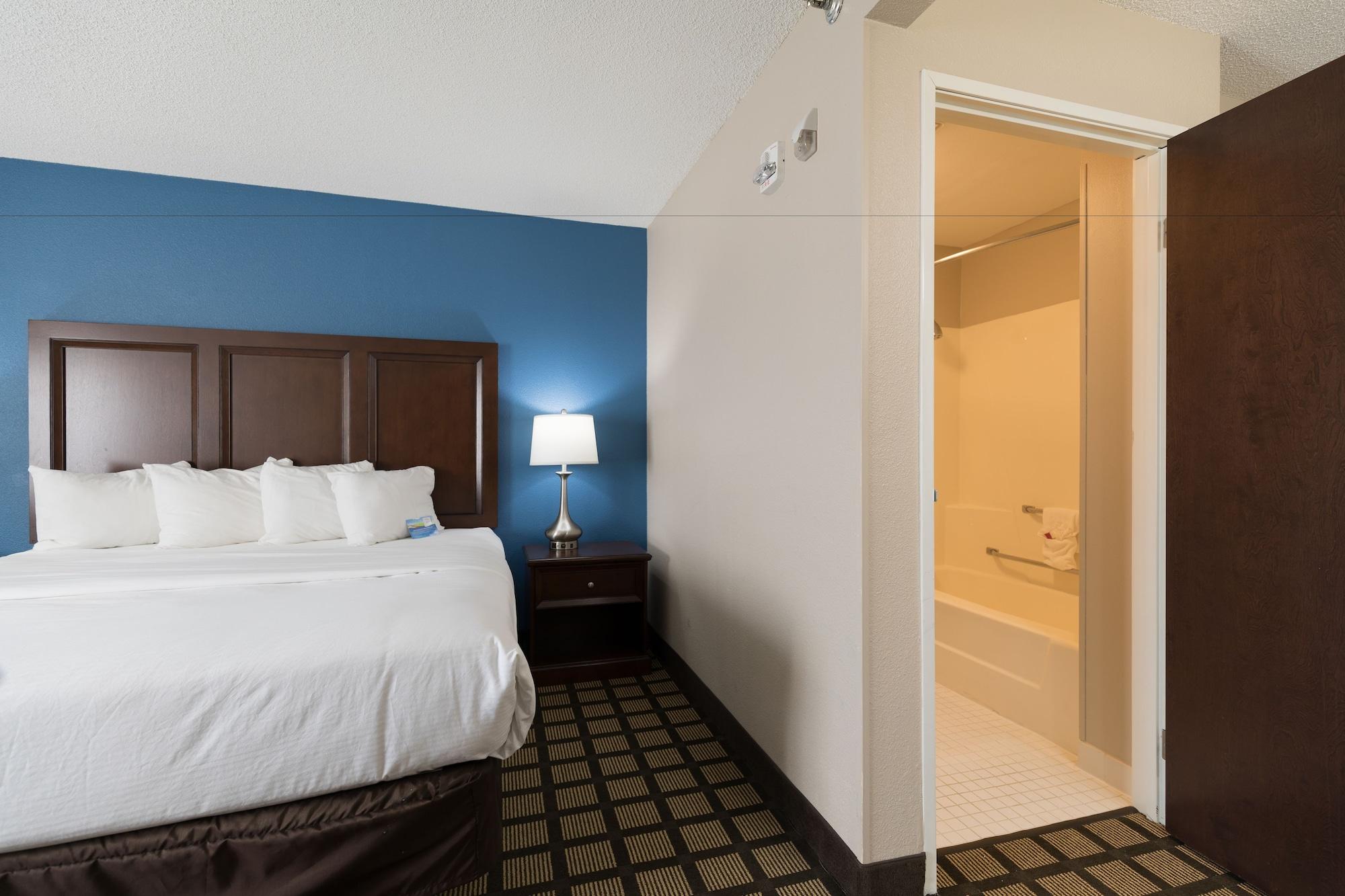 Baymont By Wyndham Detroit Airport/Romulus Hotel Exterior photo