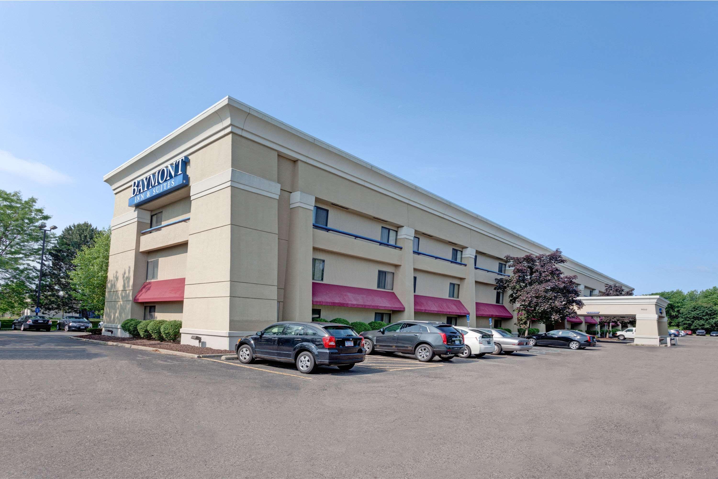 Baymont By Wyndham Detroit Airport/Romulus Hotel Exterior photo