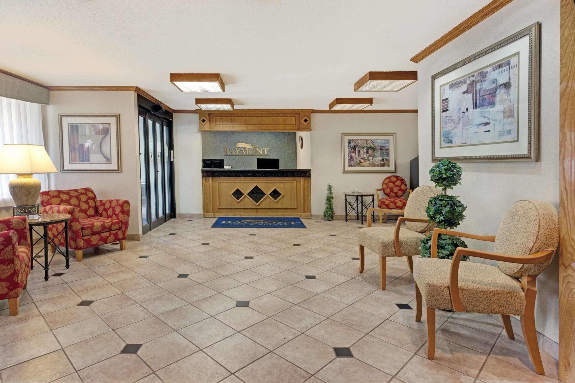 Baymont By Wyndham Detroit Airport/Romulus Hotel Exterior photo